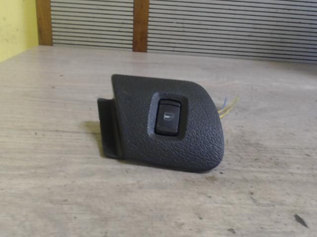 bontott SKODA OCTAVIA I Jobb első Ablakemelő Kapcsoló