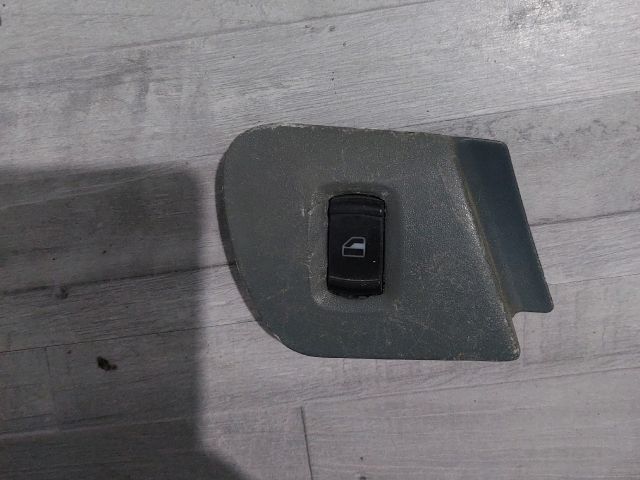 bontott SKODA OCTAVIA I Jobb első Ablakemelő Kapcsoló