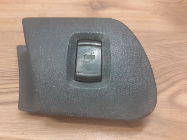 bontott SKODA OCTAVIA I Jobb első Ablakemelő Kapcsoló