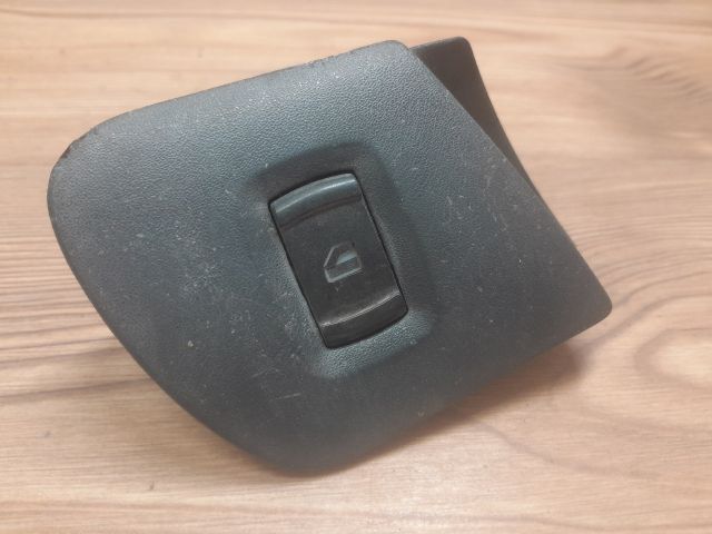 bontott SKODA OCTAVIA I Jobb első Ablakemelő Kapcsoló