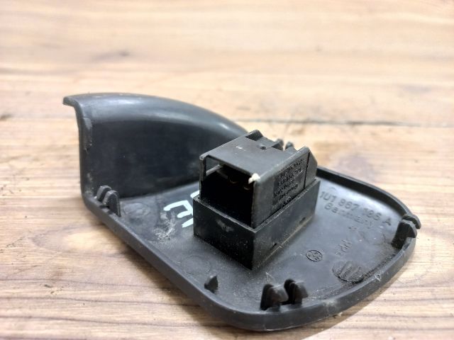 bontott SKODA OCTAVIA I Jobb első Ablakemelő Kapcsoló