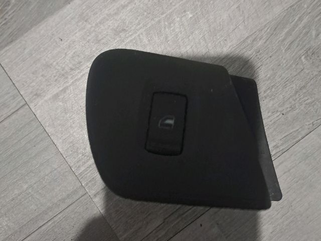 bontott SKODA OCTAVIA I Jobb első Ablakemelő Kapcsoló