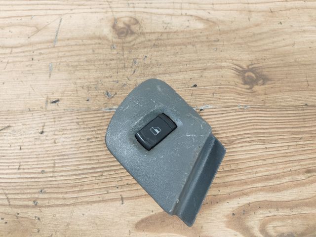 bontott SKODA OCTAVIA I Jobb első Ablakemelő Kapcsoló