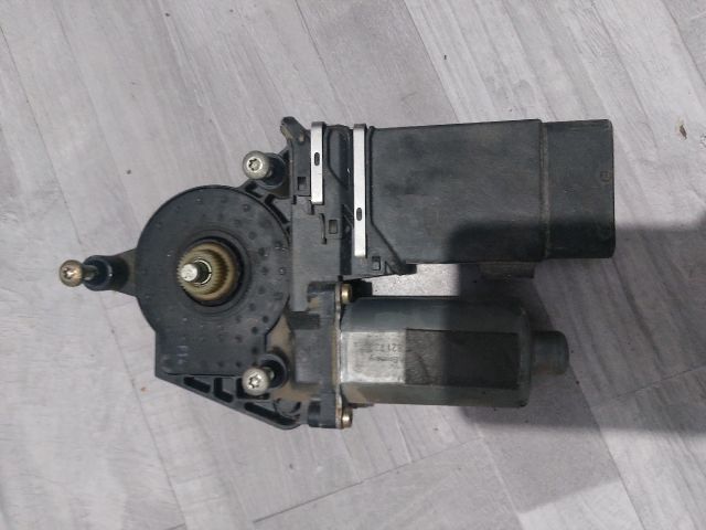 bontott SKODA OCTAVIA I Jobb első Ablakemelő Motor