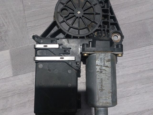 bontott SKODA OCTAVIA I Jobb első Ablakemelő Motor