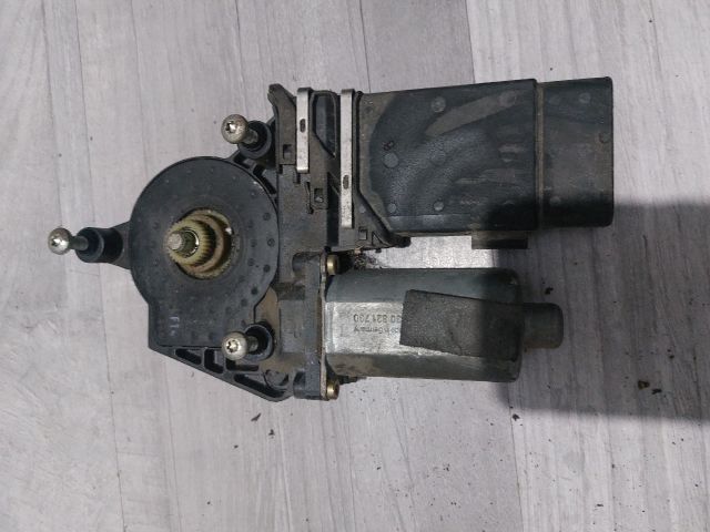 bontott SKODA OCTAVIA I Jobb első Ablakemelő Motor