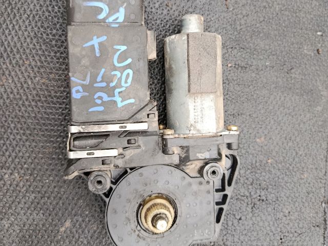 bontott SKODA OCTAVIA I Jobb első Ablakemelő Motor