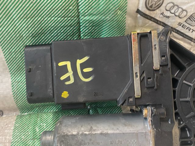 bontott SKODA OCTAVIA I Jobb első Ablakemelő Motor