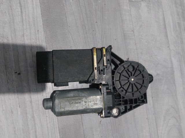 bontott SKODA OCTAVIA I Jobb első Ablakemelő Motor