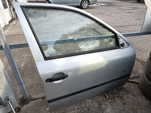bontott SKODA OCTAVIA I Jobb első Ajtó (Részeivel)