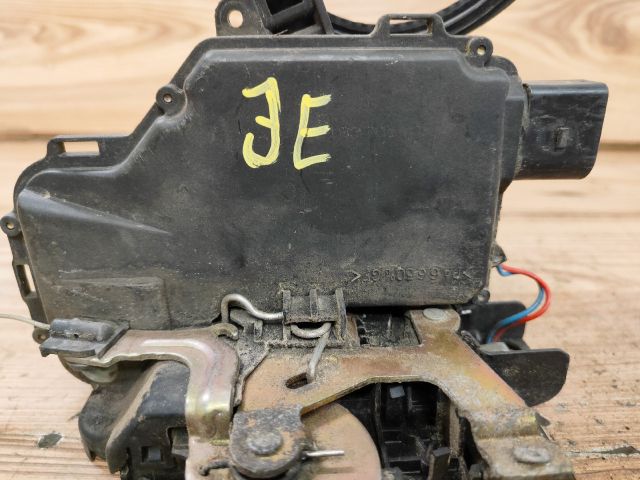 bontott SKODA OCTAVIA I Jobb első Ajtózár