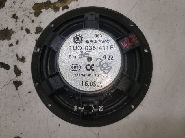 bontott SKODA OCTAVIA I Jobb első Hangszóró