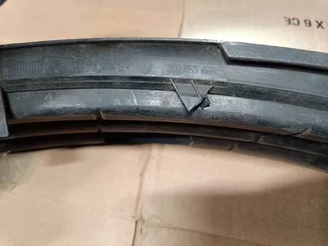 bontott SKODA OCTAVIA I Jobb első Lökhárító Vakborítás