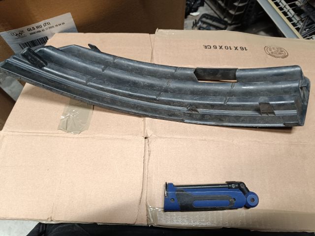 bontott SKODA OCTAVIA I Jobb első Lökhárító Vakborítás