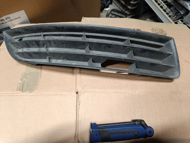 bontott SKODA OCTAVIA I Jobb első Lökhárító Vakborítás