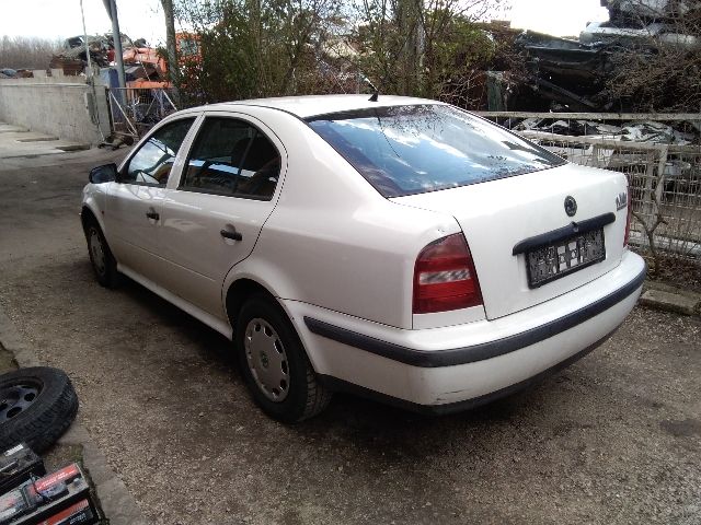 bontott SKODA OCTAVIA I Jobb első Vízlehúzó Gumicsík