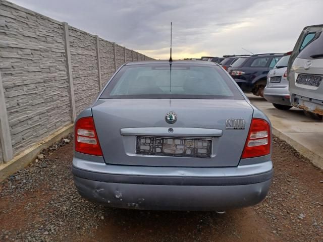 bontott SKODA OCTAVIA I Jobb első Zsanér