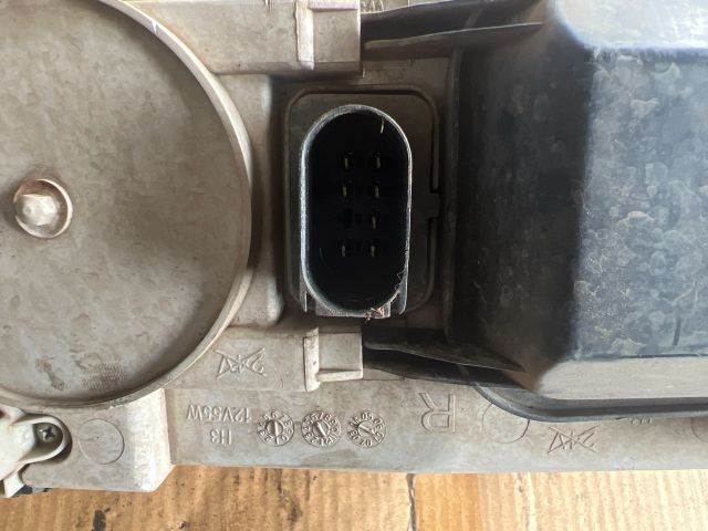 bontott SKODA OCTAVIA I Jobb Fényszóró