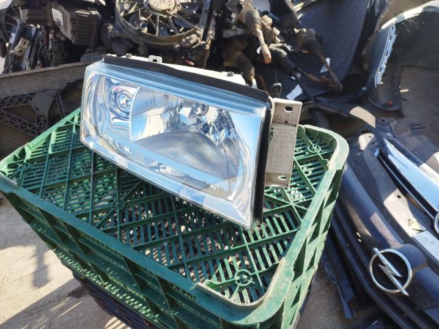 bontott SKODA OCTAVIA I Jobb Fényszóró