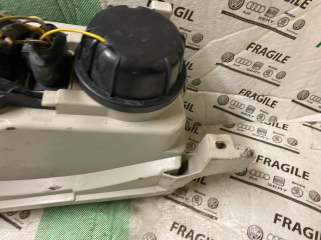 bontott SKODA OCTAVIA I Jobb Fényszóró