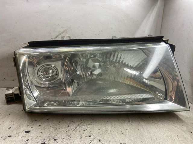 bontott SKODA OCTAVIA I Jobb Fényszóró