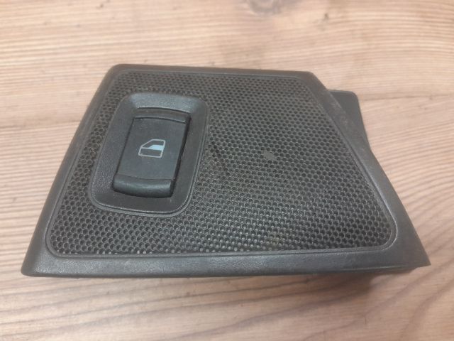 bontott SKODA OCTAVIA I Jobb hátsó Ablakemelő Kapcsoló