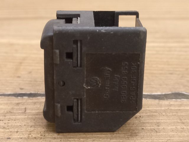 bontott SKODA OCTAVIA I Jobb hátsó Ablakemelő Kapcsoló