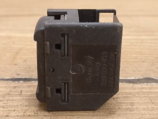 bontott SKODA OCTAVIA I Jobb hátsó Ablakemelő Kapcsoló