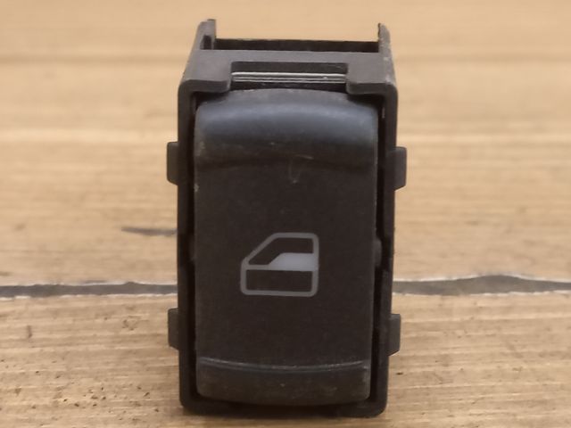 bontott SKODA OCTAVIA I Jobb hátsó Ablakemelő Kapcsoló