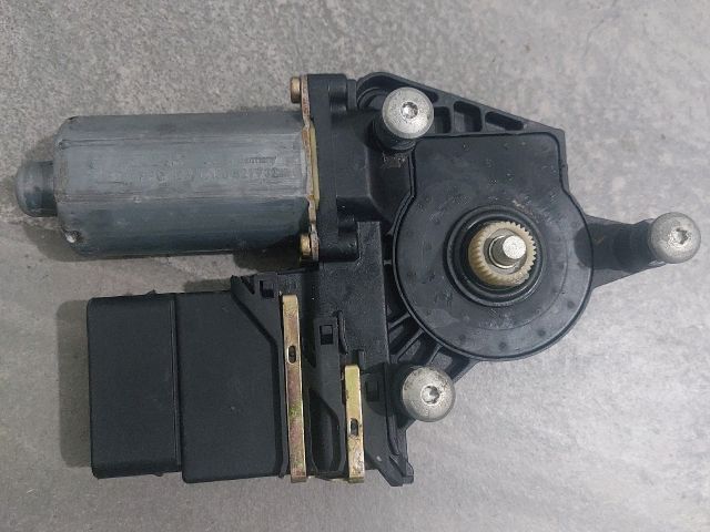 bontott SKODA OCTAVIA I Jobb hátsó Ablakemelő Motor