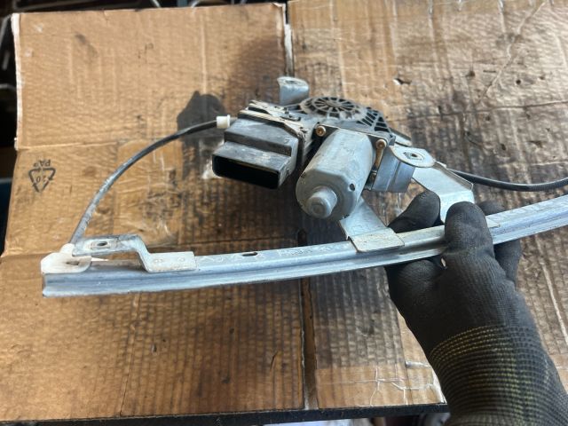 bontott SKODA OCTAVIA I Jobb hátsó Ablakemelő Szerkezet (Elektromos)