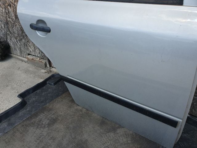 bontott SKODA OCTAVIA I Jobb hátsó Ajtó (Részeivel)
