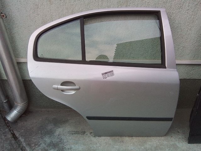 bontott SKODA OCTAVIA I Jobb hátsó Ajtó (Részeivel)