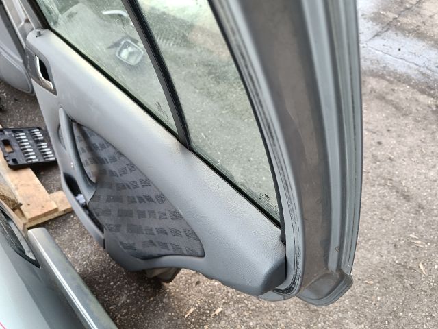 bontott SKODA OCTAVIA I Jobb hátsó Ajtó (Részeivel)