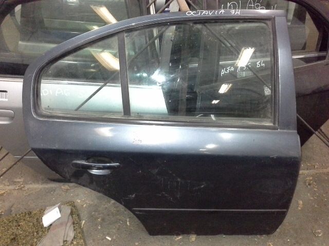 bontott SKODA OCTAVIA I Jobb hátsó Ajtó (Részeivel)