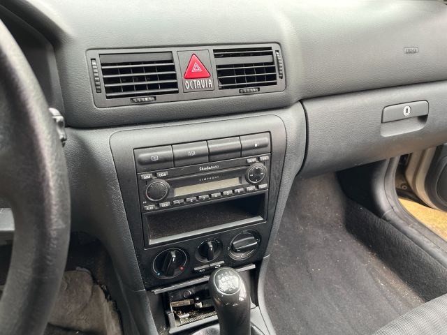 bontott SKODA OCTAVIA I Jobb hátsó Ajtózár