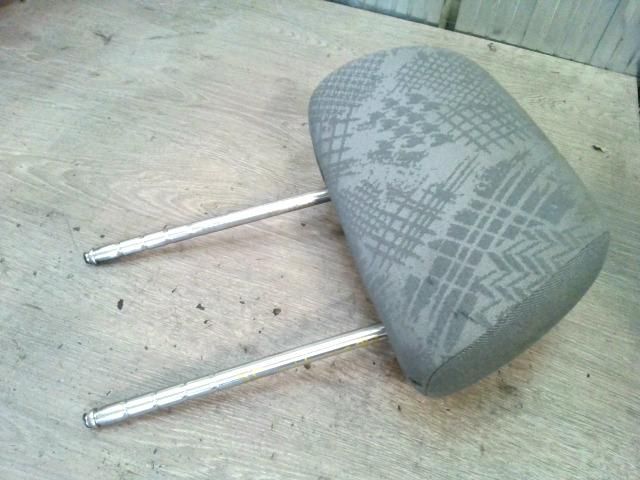 bontott SKODA OCTAVIA I Jobb hátsó Fejtámla