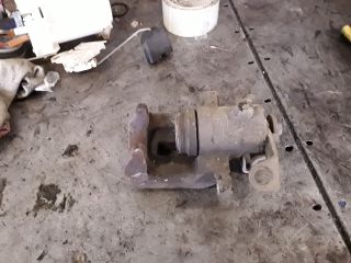 bontott SKODA OCTAVIA I Jobb hátsó Féknyereg Munkahengerrel