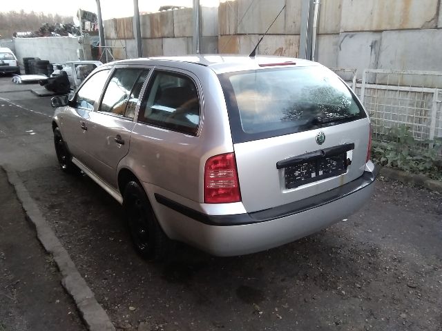 bontott SKODA OCTAVIA I Jobb hátsó Gumikéder