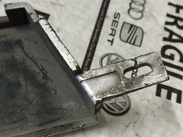 bontott SKODA OCTAVIA I Jobb Hátsó Lámpa Bajusz Díszléc