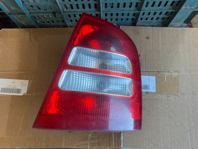 bontott SKODA OCTAVIA I Jobb Hátsó Lámpa