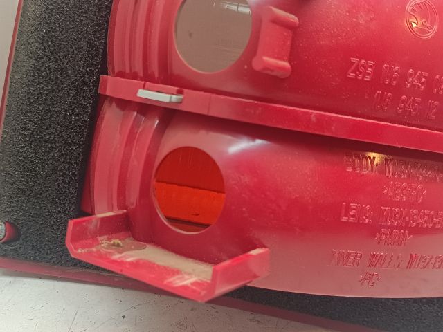 bontott SKODA OCTAVIA I Jobb Hátsó Lámpa