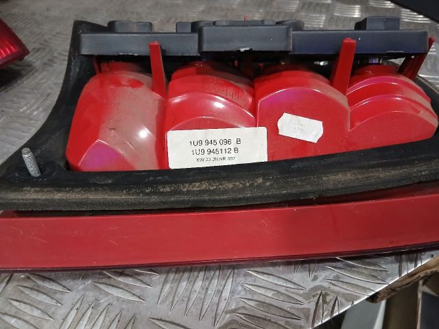 bontott SKODA OCTAVIA I Jobb Hátsó Lámpa