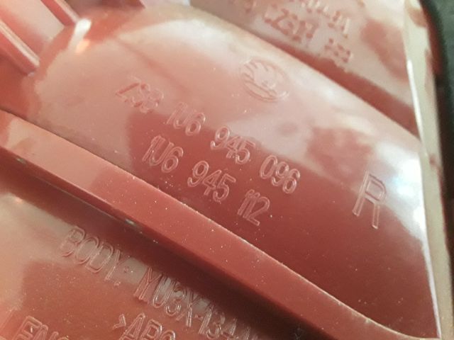 bontott SKODA OCTAVIA I Jobb Hátsó Lámpa