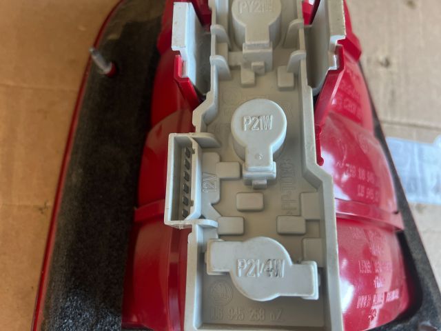 bontott SKODA OCTAVIA I Jobb Hátsó Lámpa