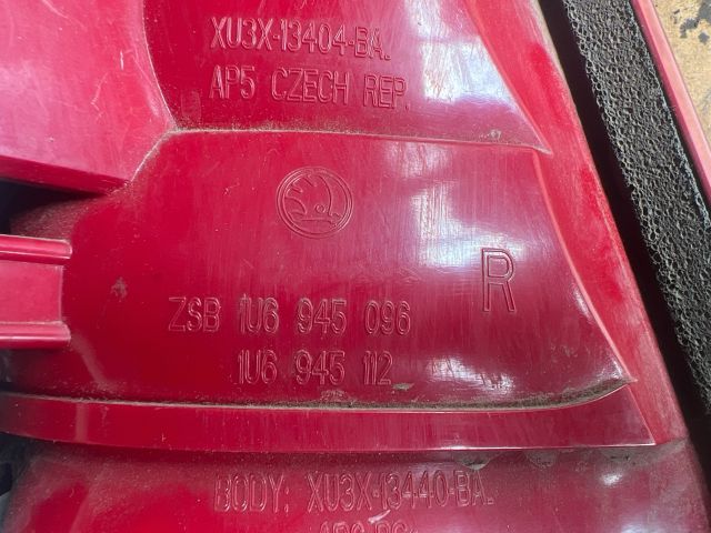 bontott SKODA OCTAVIA I Jobb Hátsó Lámpa
