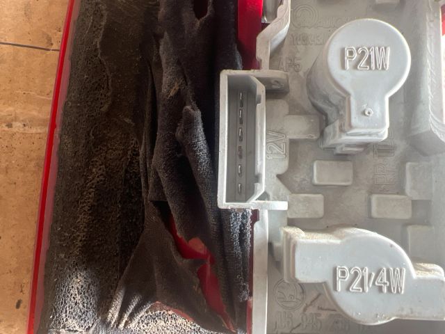 bontott SKODA OCTAVIA I Jobb Hátsó Lámpa