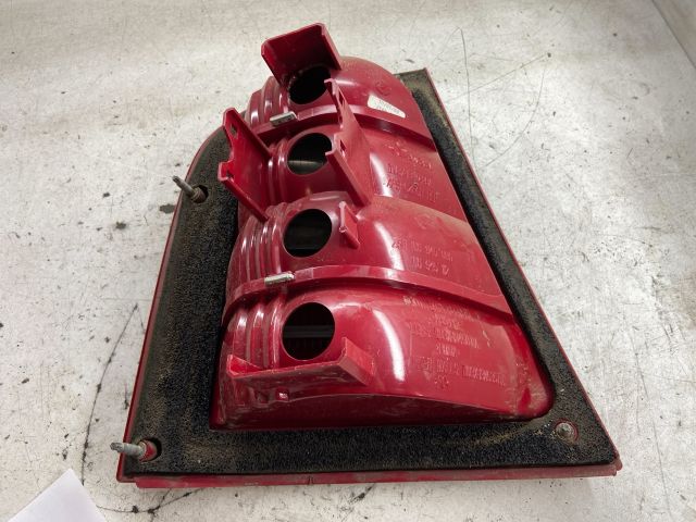 bontott SKODA OCTAVIA I Jobb Hátsó Lámpa