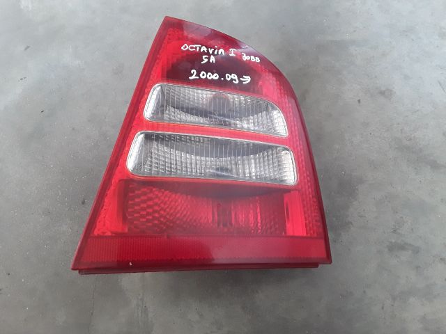 bontott SKODA OCTAVIA I Jobb Hátsó Lámpa