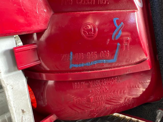 bontott SKODA OCTAVIA I Jobb Hátsó Lámpa